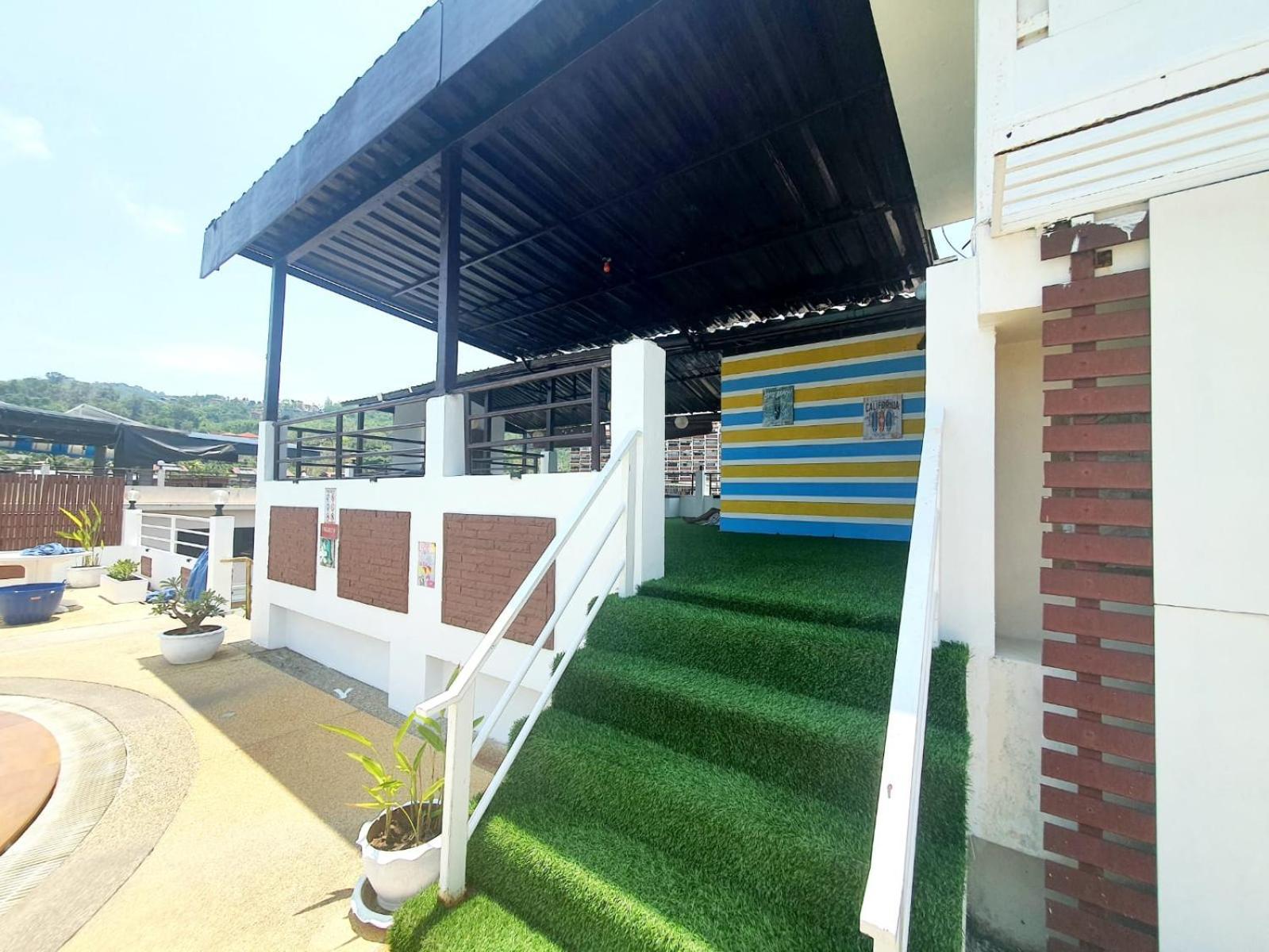 Issara Patong Beach Exterior photo
