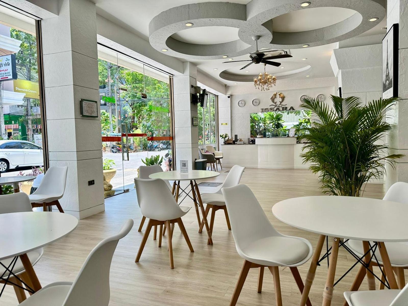 Issara Patong Beach Exterior photo
