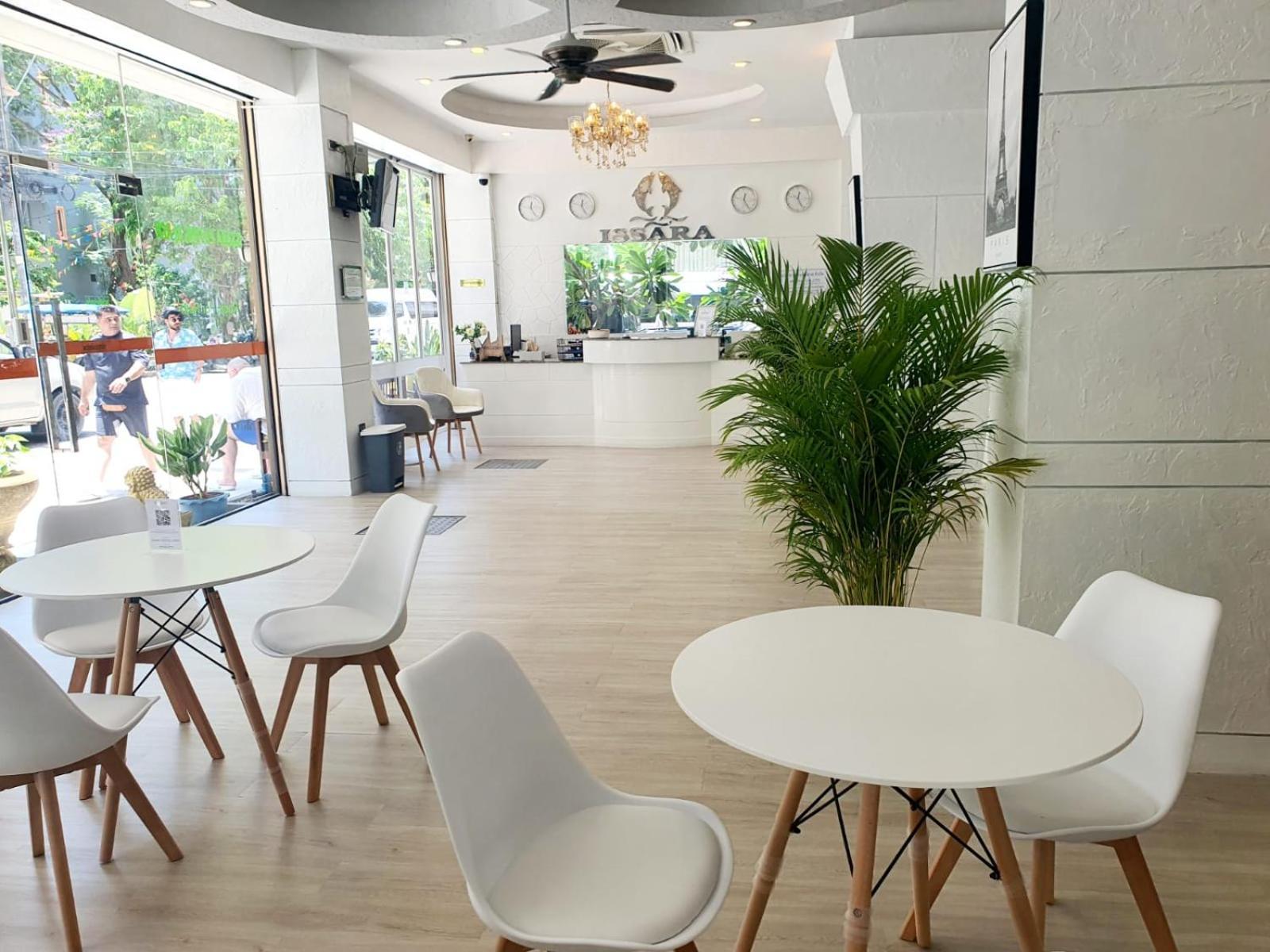Issara Patong Beach Exterior photo