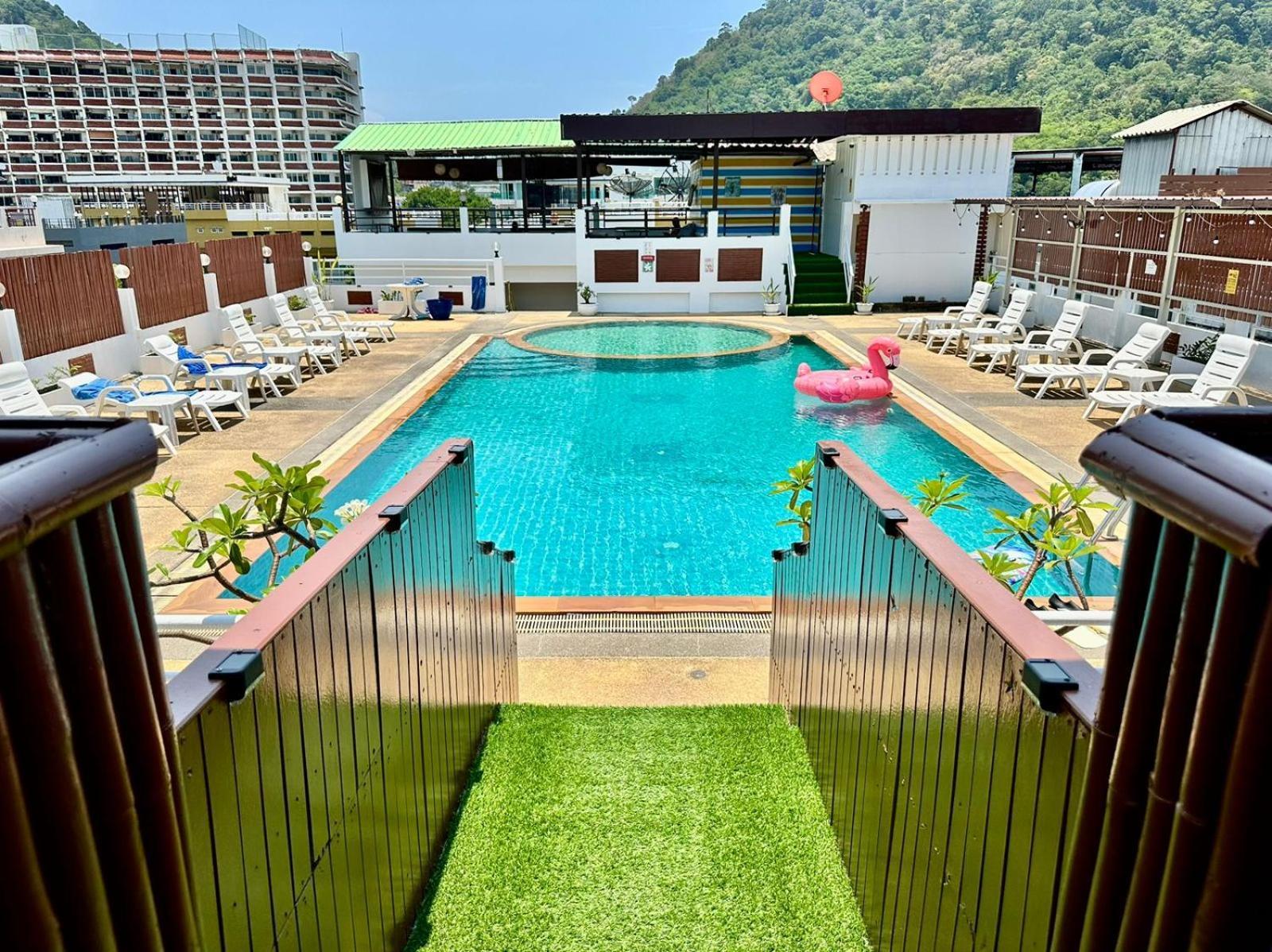 Issara Patong Beach Exterior photo
